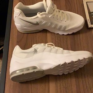 Women’s Nike shoes